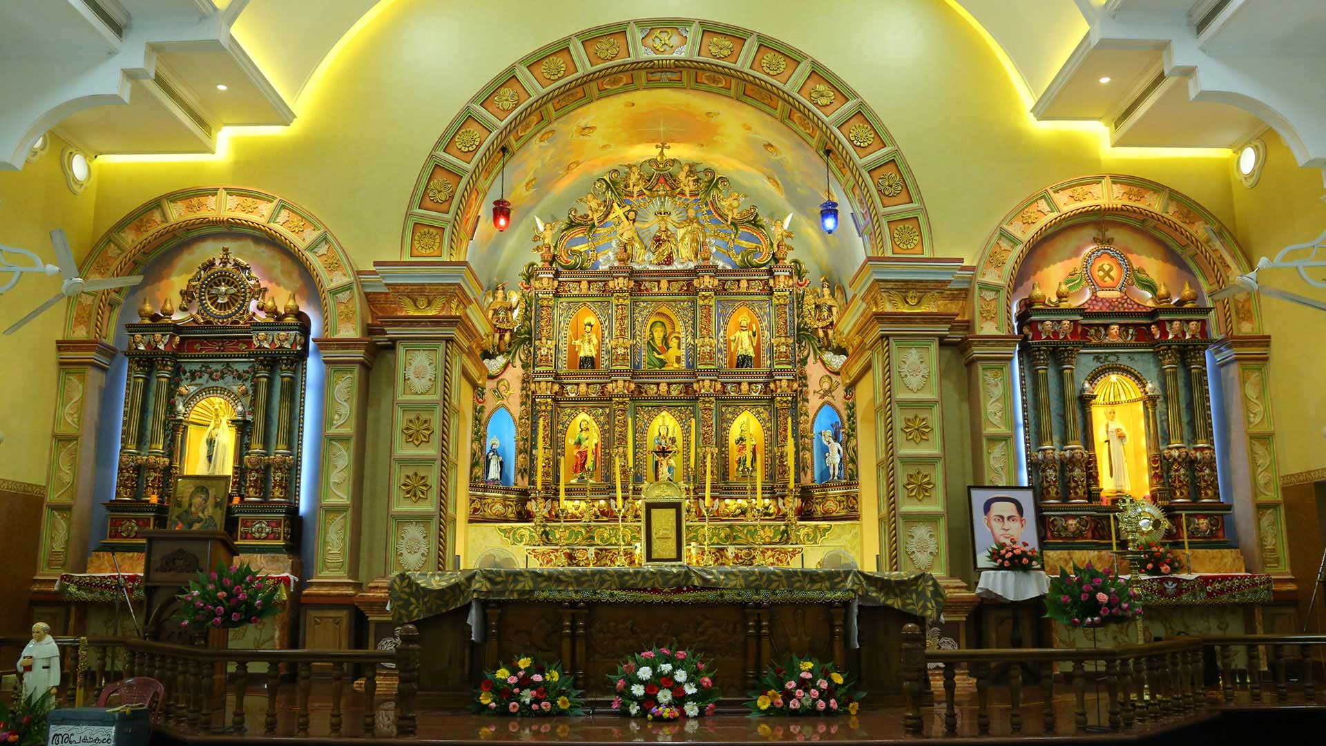Pallippuram Church Altar