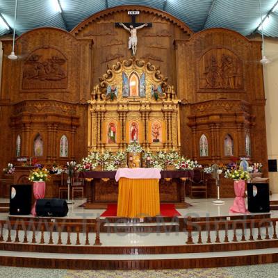 St Josephs Parish Shrine Pavaratty Thrissur Altar